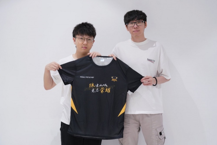 时沉浸于屏 时沉浸于屏